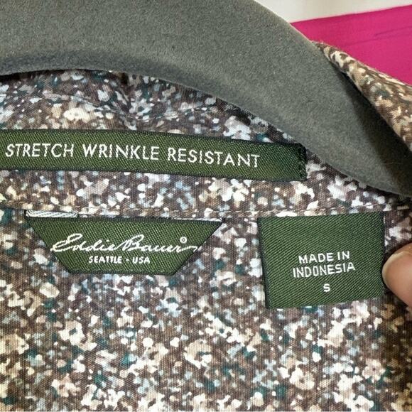 Eddie Bauer, Brown and Cream Micro Floral Button Down Shirt. Size Small. - Picture 4 of 6